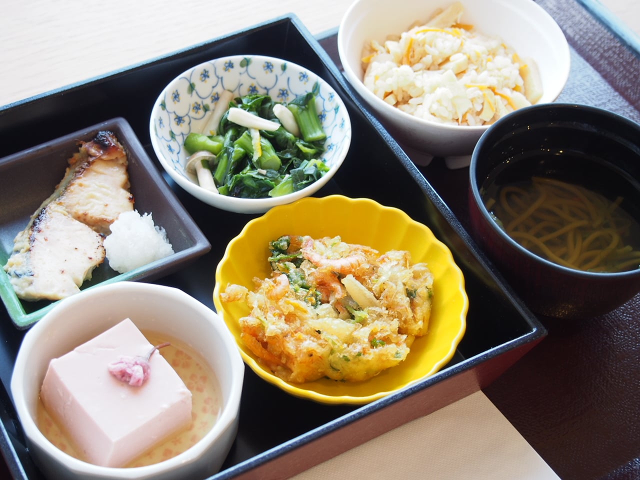 春らんまん　お花見松花堂弁当