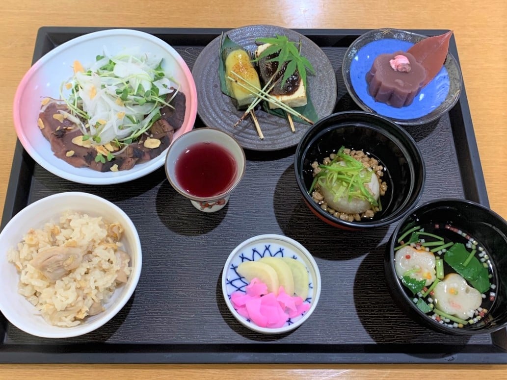 4月のスペシャルメニュー（夕食）