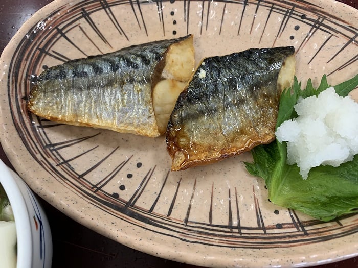 【昼食】サバの塩焼き