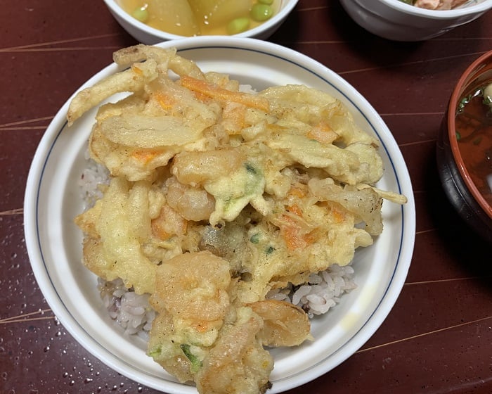 【昼食】夏越しごはん（かきあげ丼）