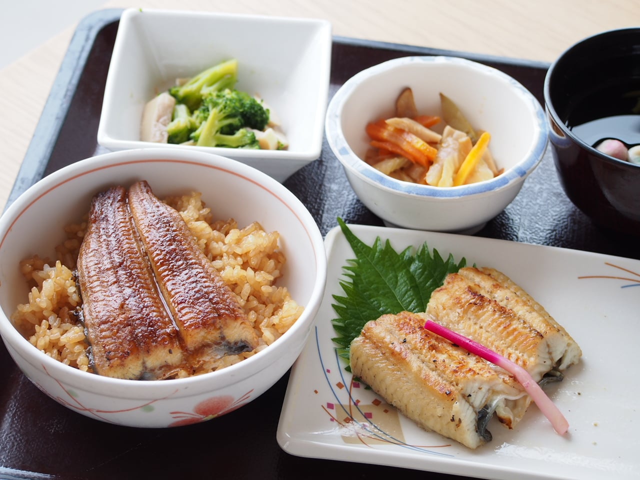 鰻の食べ比べ