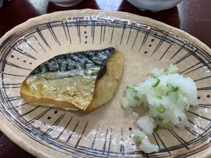 【昼食】サバの塩焼き