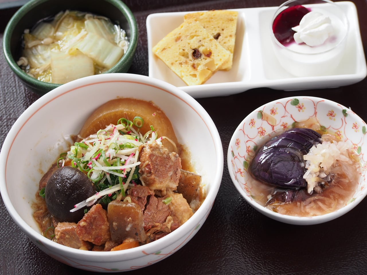 シェフおすすめ「牛肉の味噌煮込み」