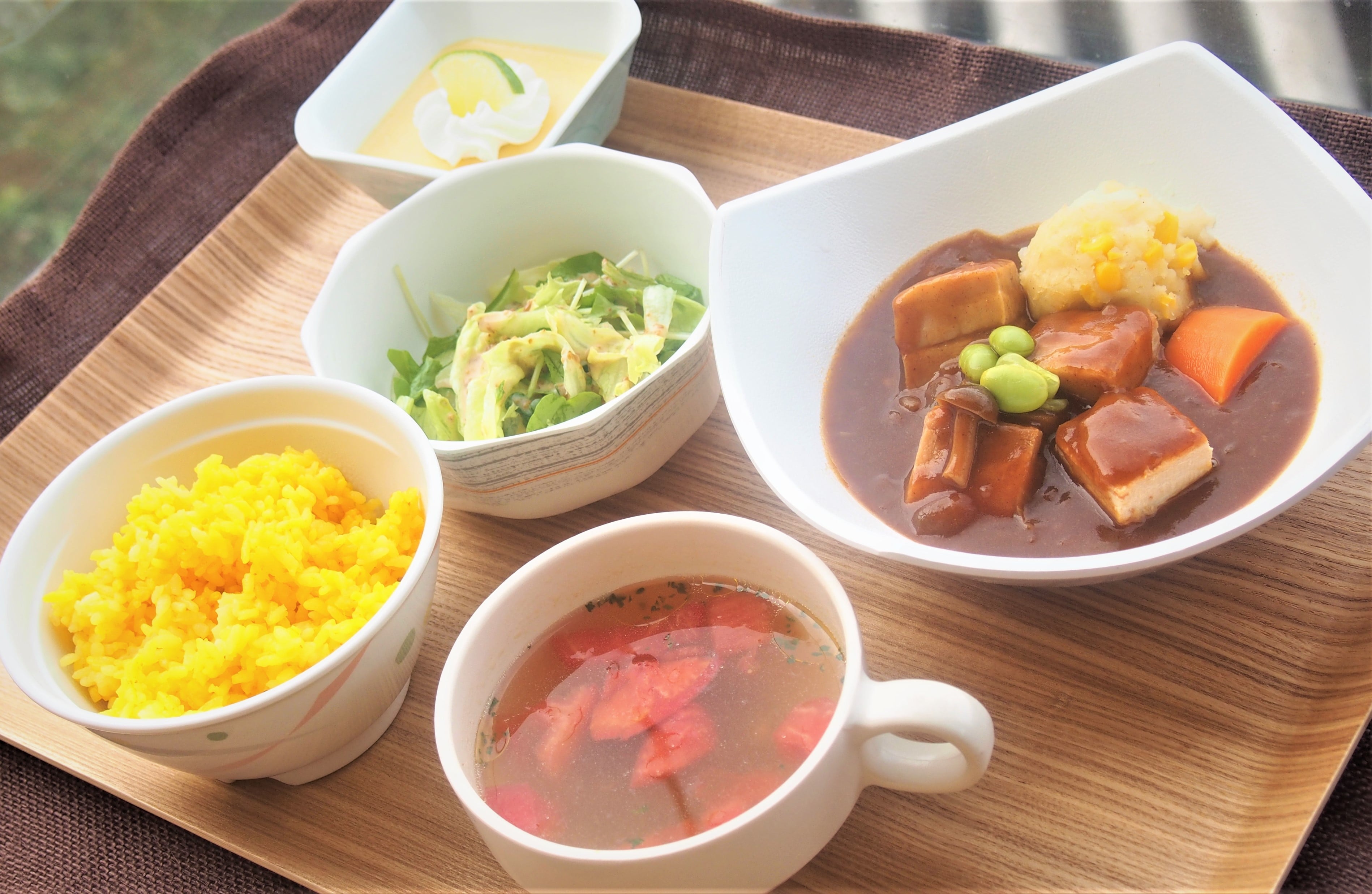 9月15日(火)昼食　夏の疲れを癒すビタミンたっぷり！「9月の誕生会食」