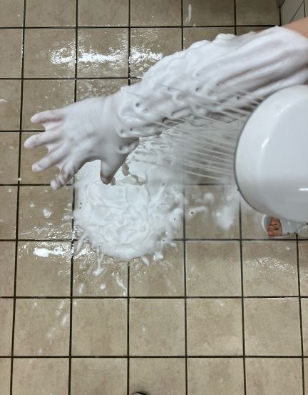 この泡の勢いをご覧ください!