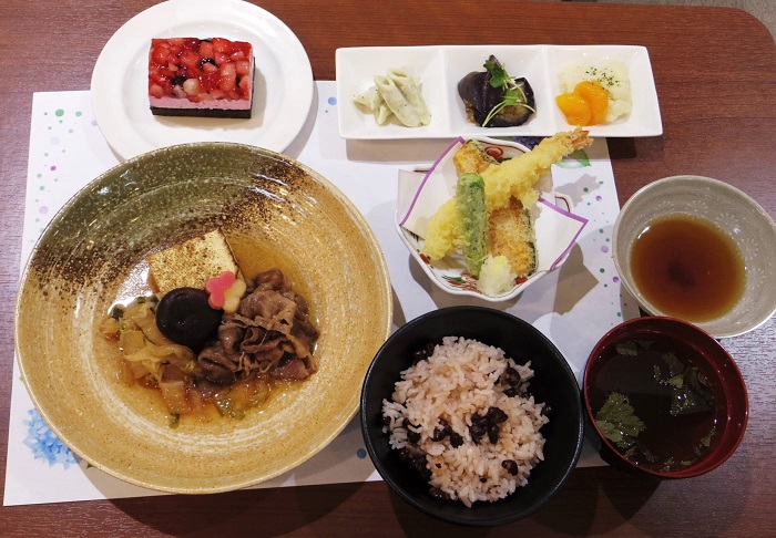 お食事