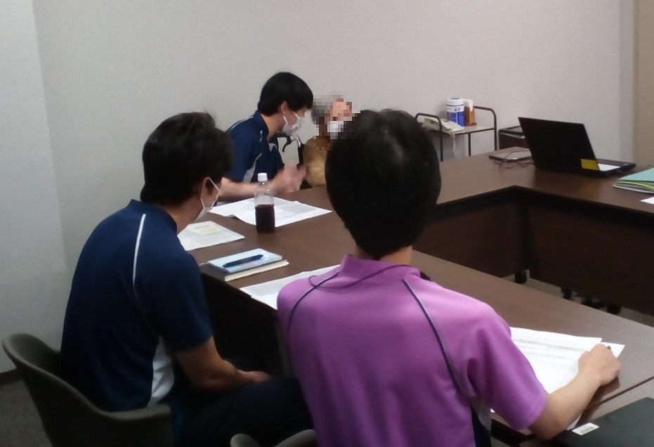 司会者が中心になり、ご入居の話を引き出して行きます。