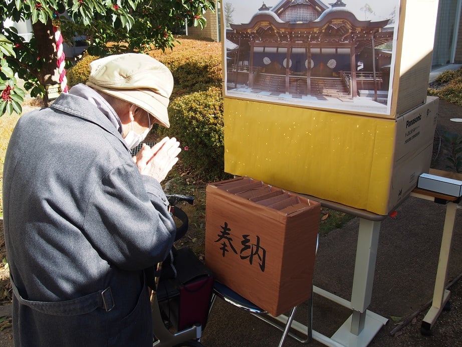 お参りされるご入居者
