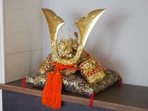 正面玄関の兜