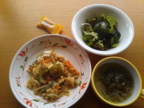 B食：ゴーヤチャンプル