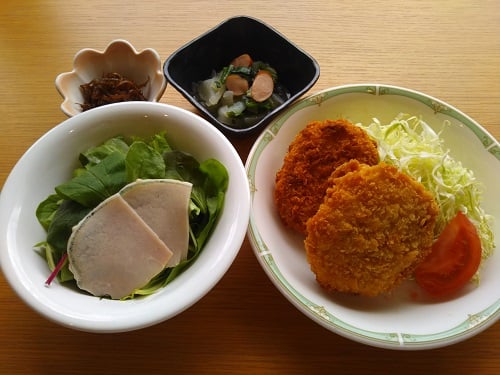 B食：神戸三田屋コロッケ