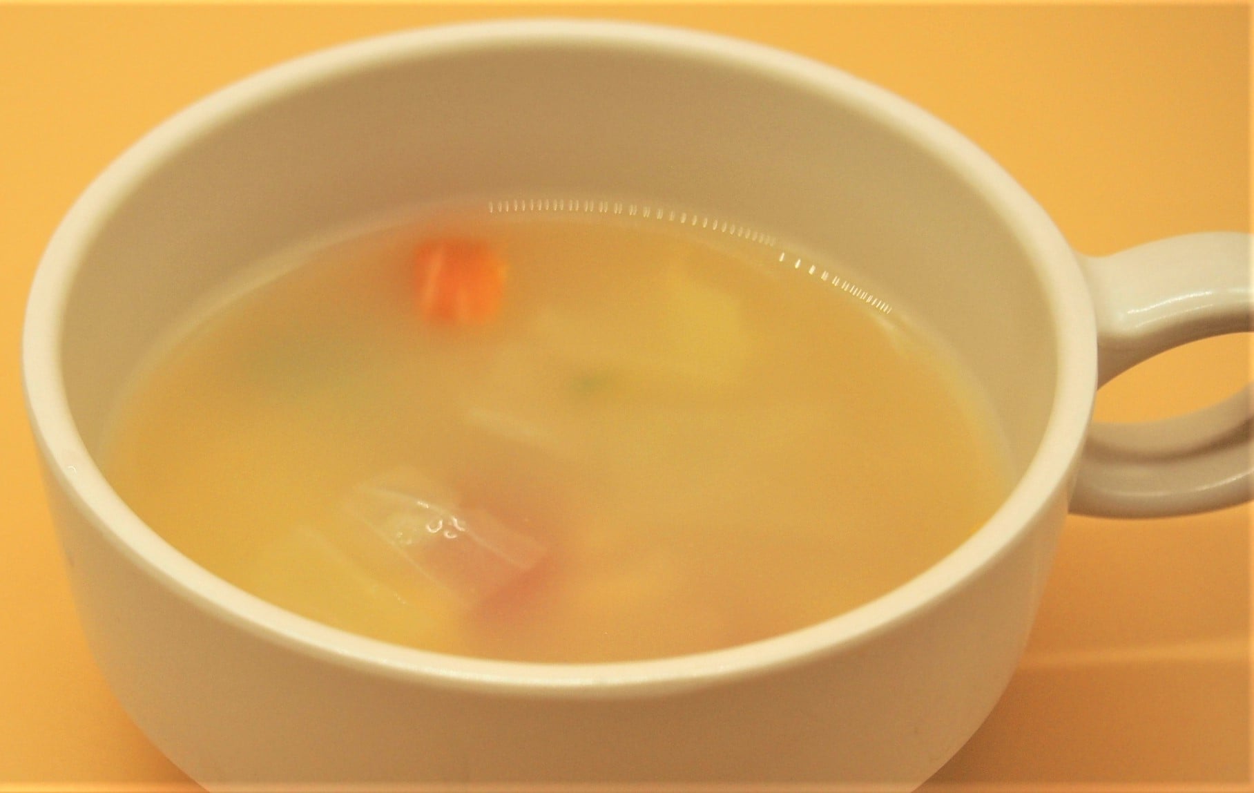 卵とトマトの冷製スープ