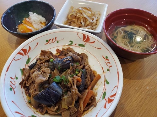 《Ａ食》豚肉と茄子の味噌炒め、奈良三輪そうめんの清まし汁、ごはん