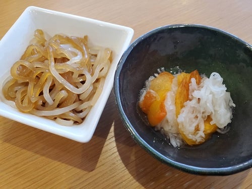 奈良特産「柿」なます
奈良発祥「葛」を使用した葛きり（黒蜜）