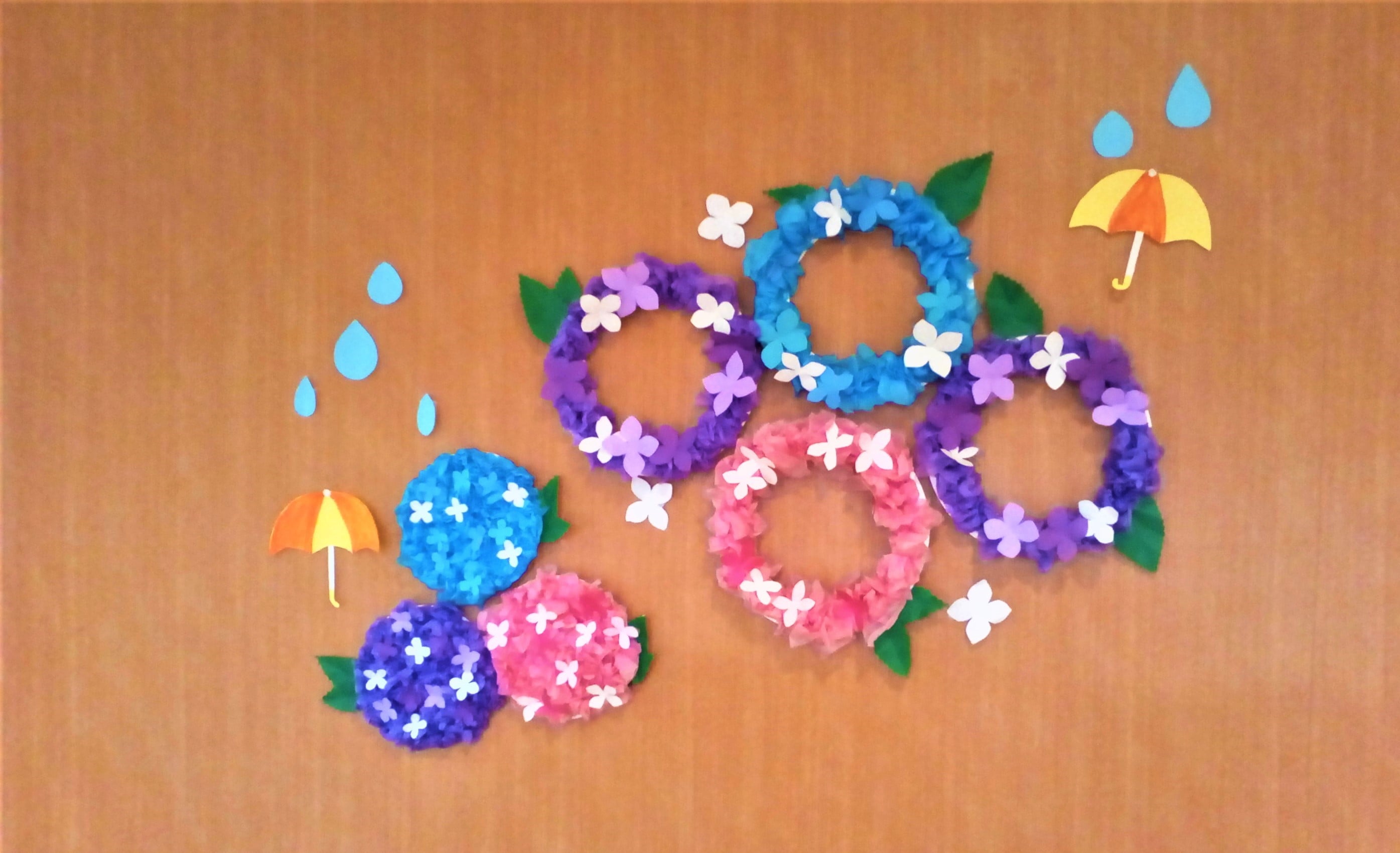 サロンの壁面に紫陽花が咲きました♪
