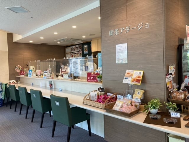 ご入居者の憩いの場　喫茶「アダージョ」