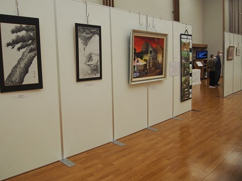 芸術家揃いの作品展です♬
