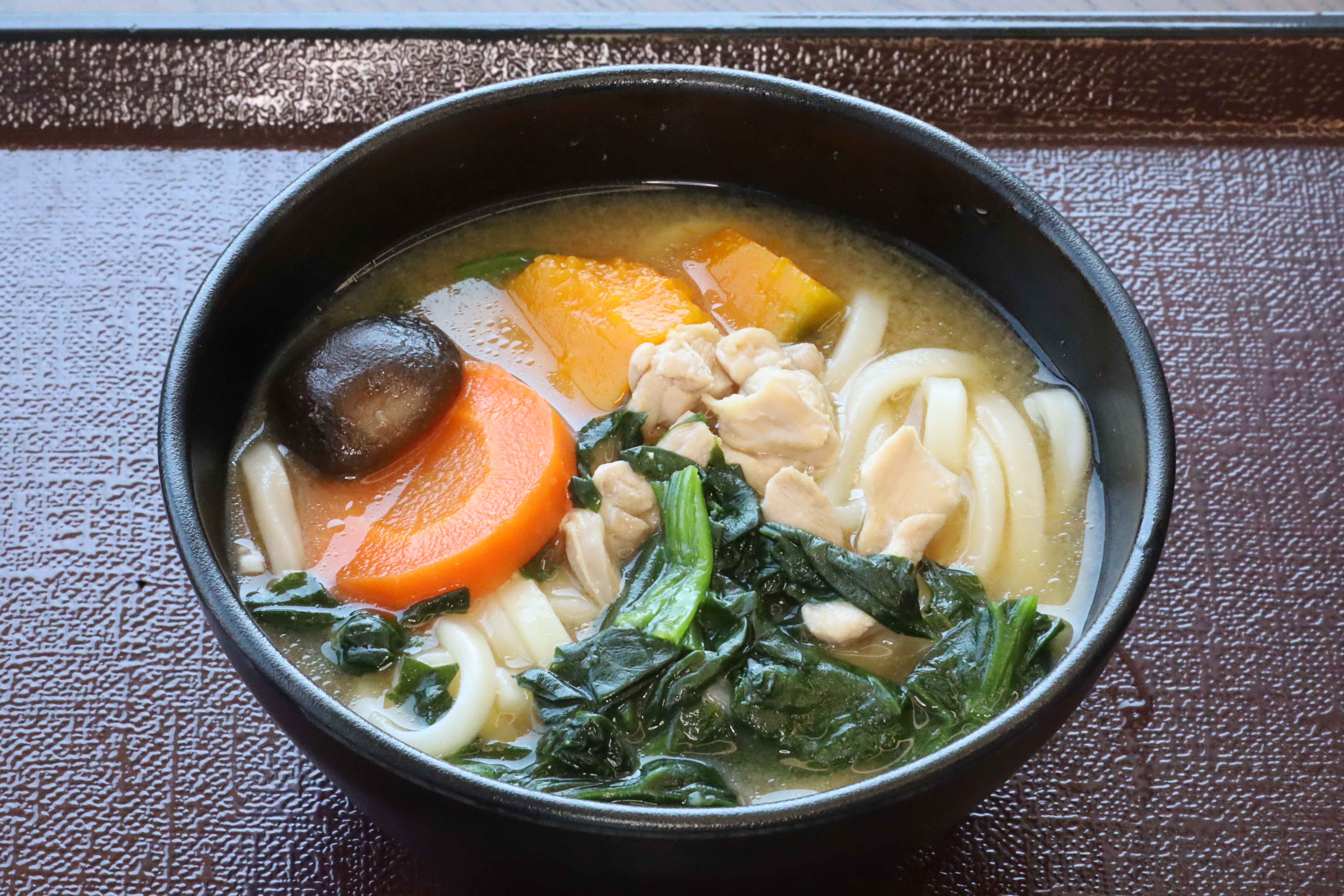 山梨県名物　ほうとう（野菜たっぷり煮込みうどん）