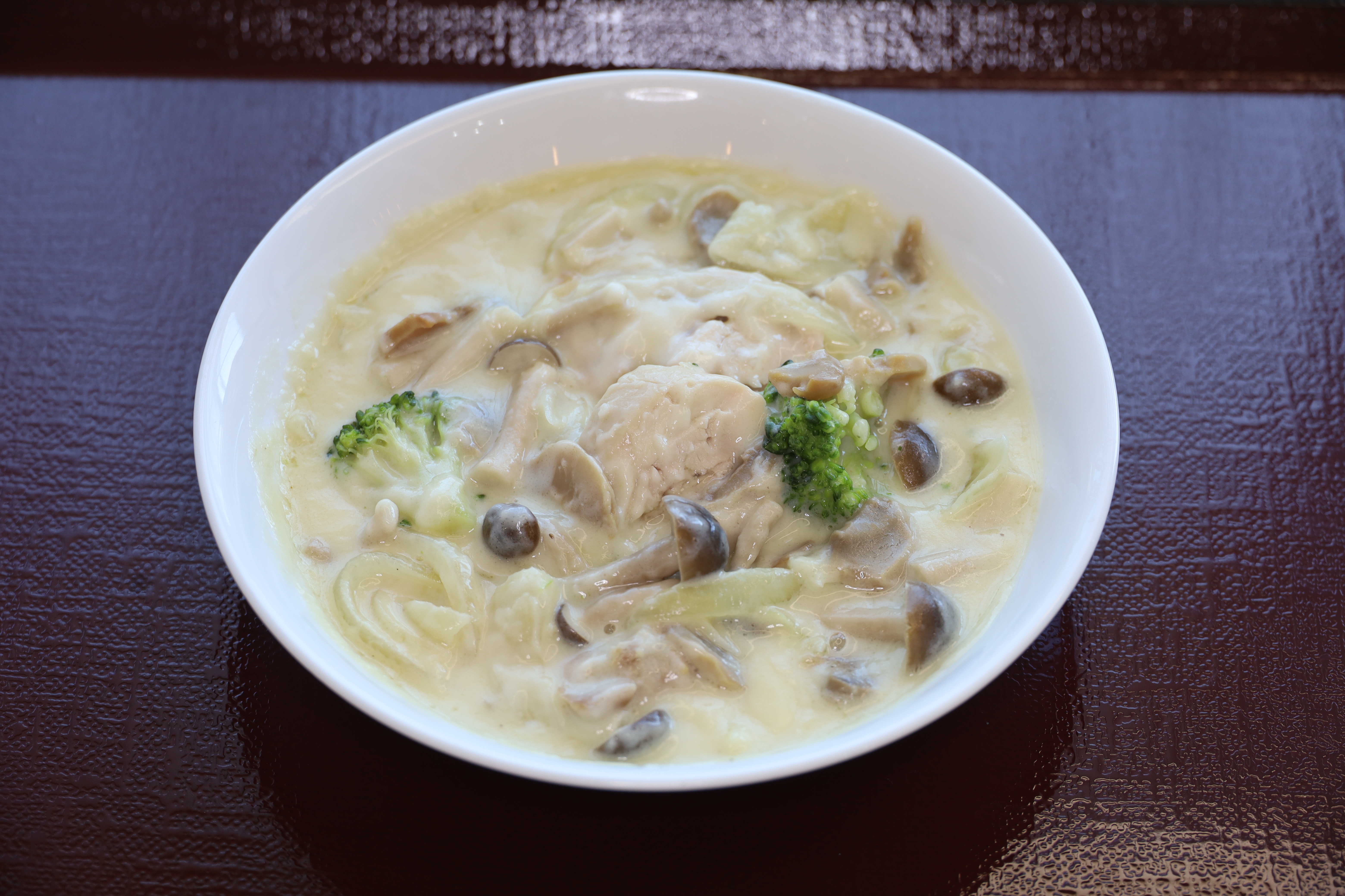 鶏肉の醤油クリーム煮
