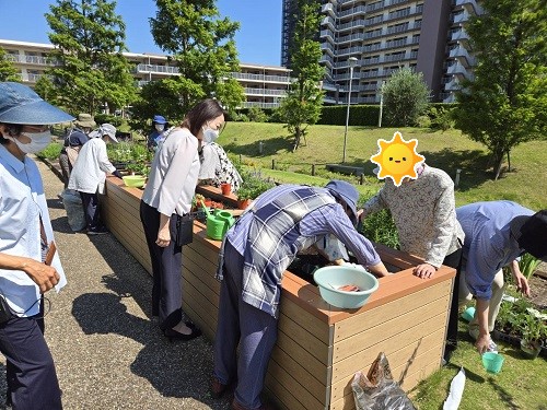 途中、総園長も様子を見に園庭へ・・♪
