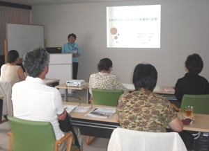 ７月２４日（火）　ミニセミナー
「有料老人ホームにおける看護の役割とは」を行いました