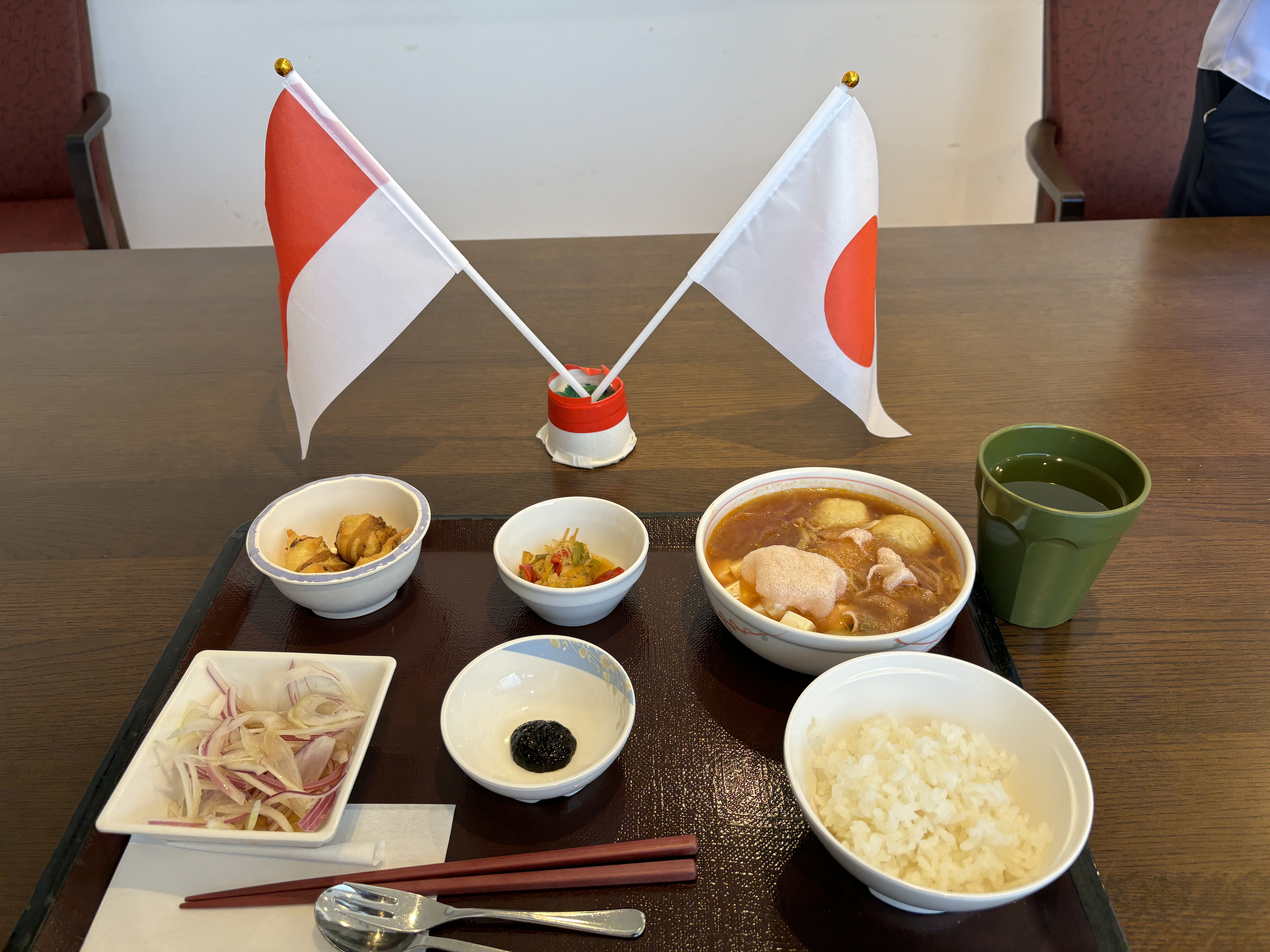 インドネシア料理　バクソとピサンゴレン