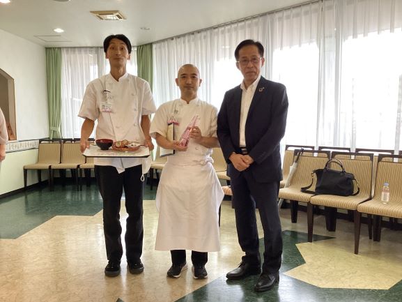 青木理事長と浜名湖エデンの園職員