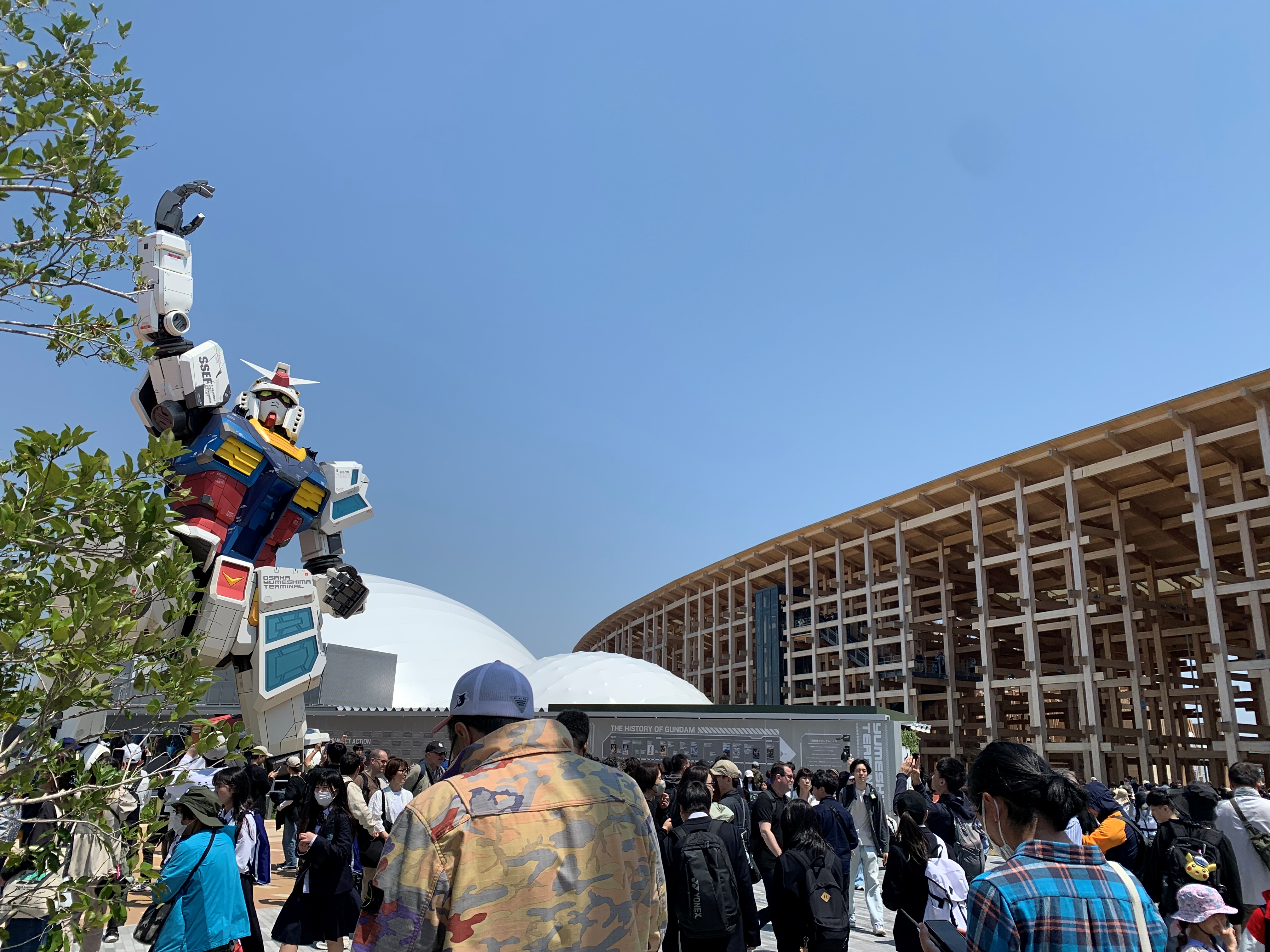ガンダムと大屋根リング