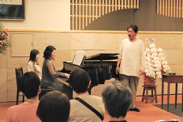 バリトン歌手の山岸玲音（れおん）さんとピアニスト池田慈さんのジョイントコンサート