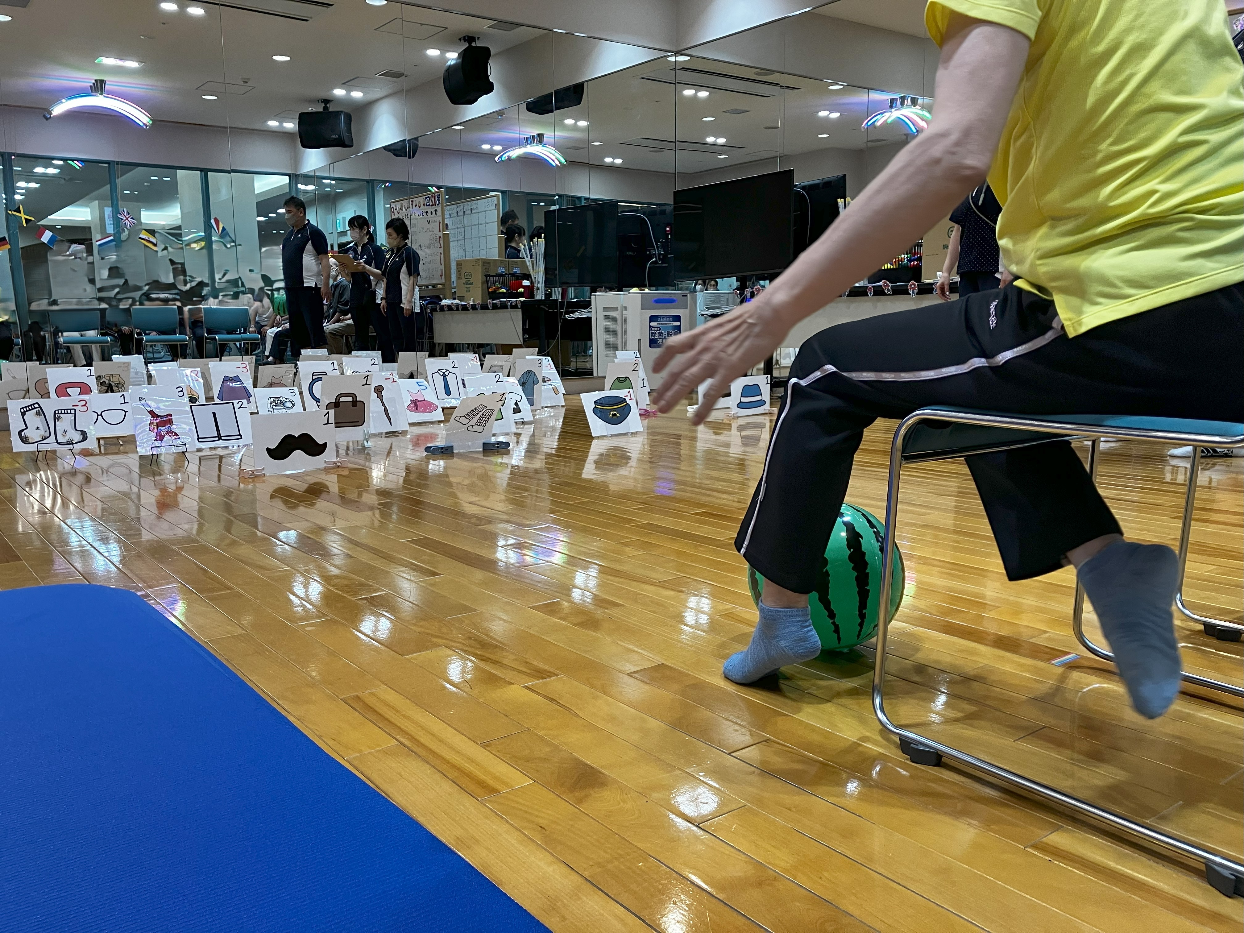 コーディネートはこうでねいと！