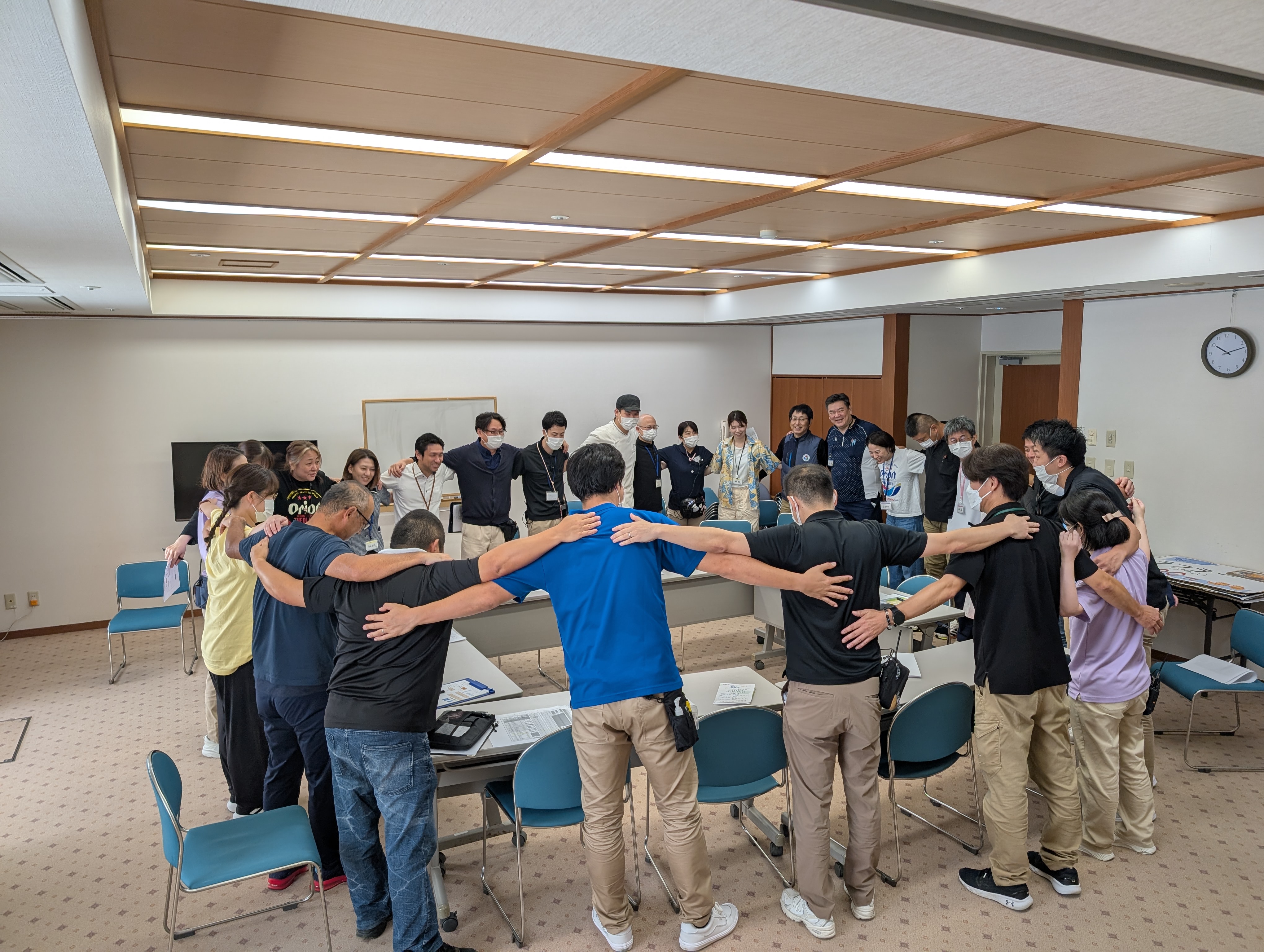 職員一丸となって「エイエイオー」！！