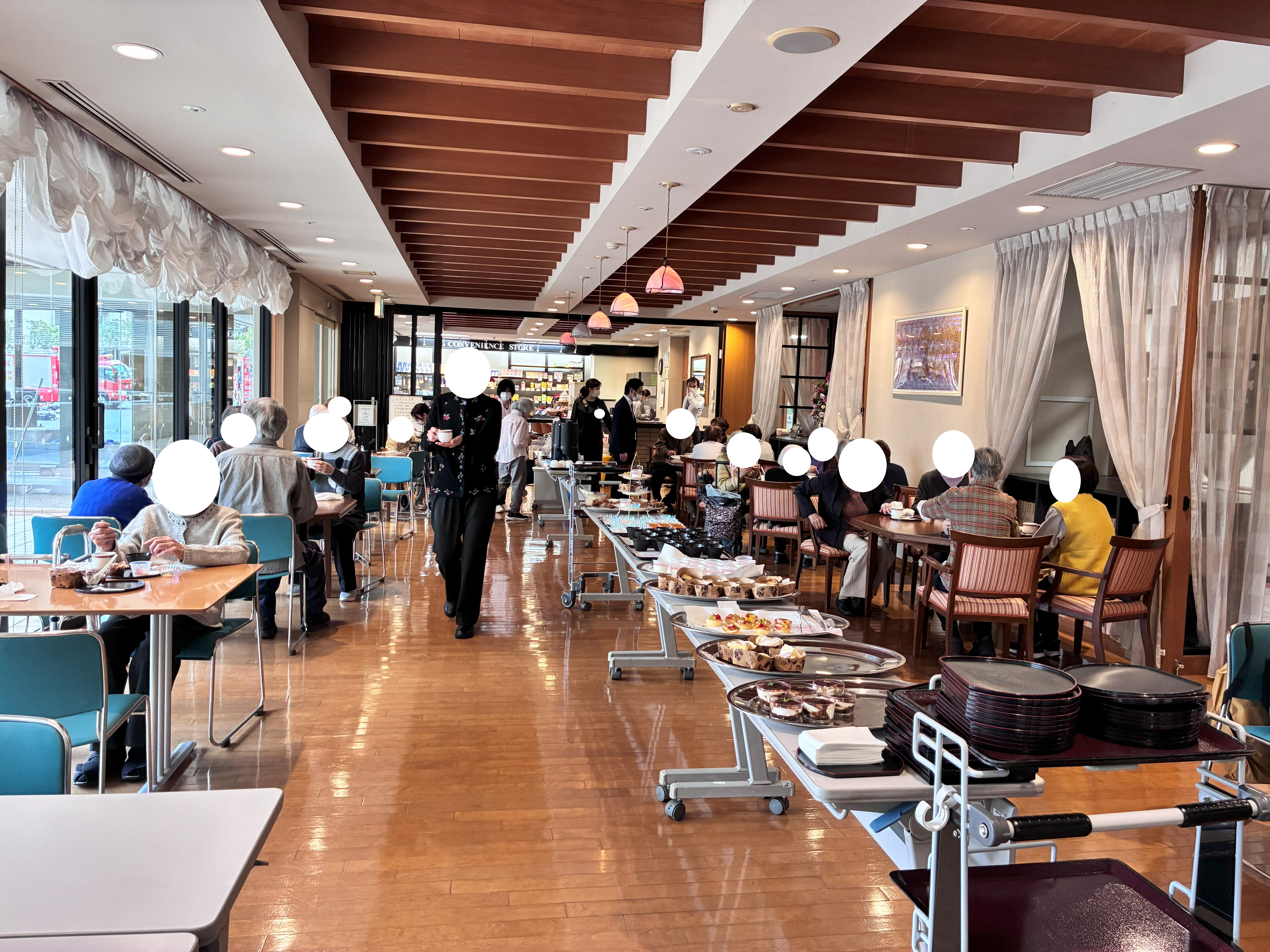 デザートビュッフェ