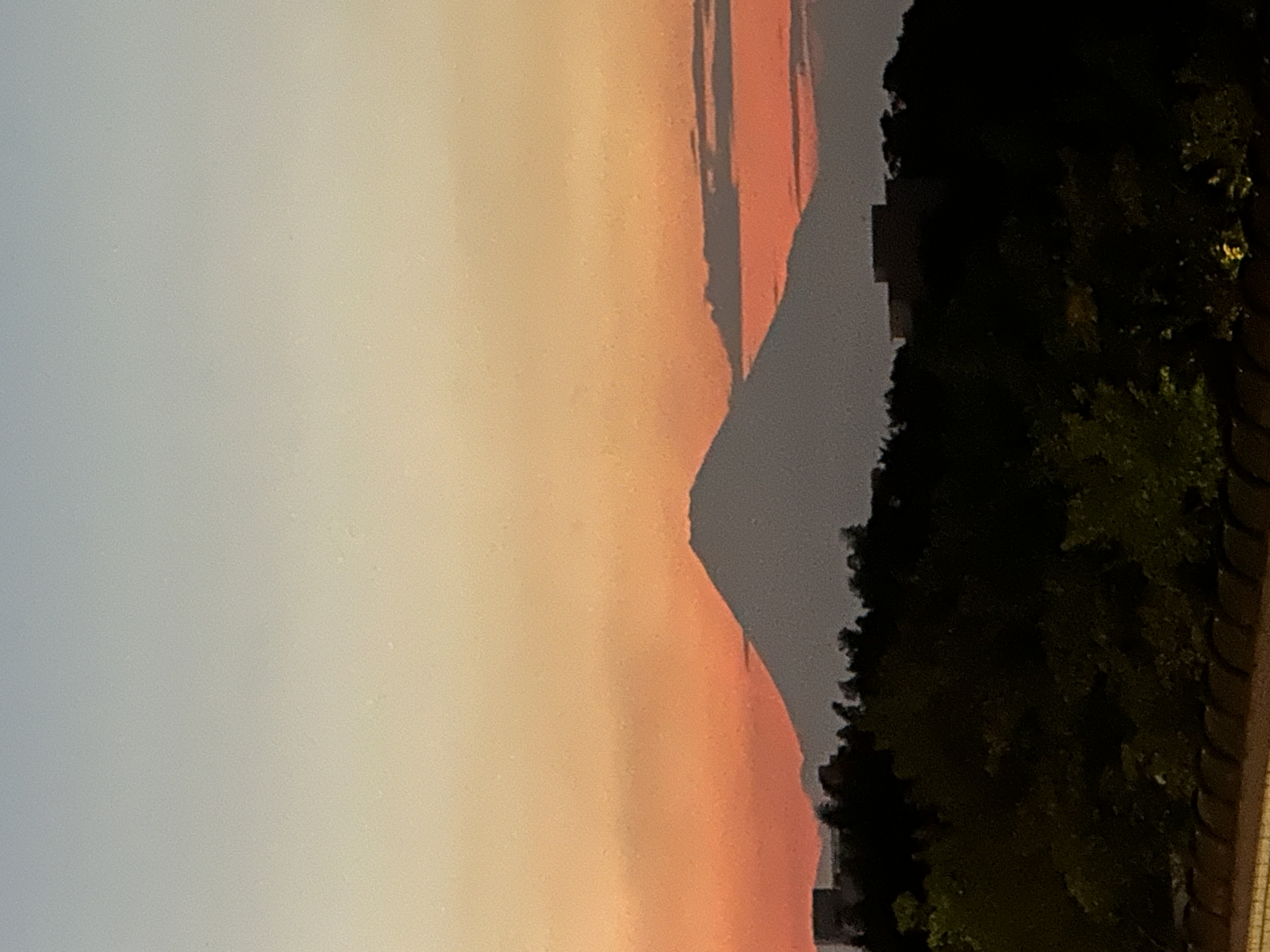 介護共用棟屋上から望む富士山夕景