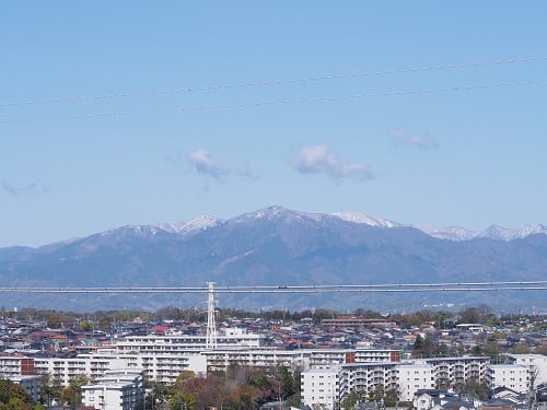 屋上から望む丹沢連峰