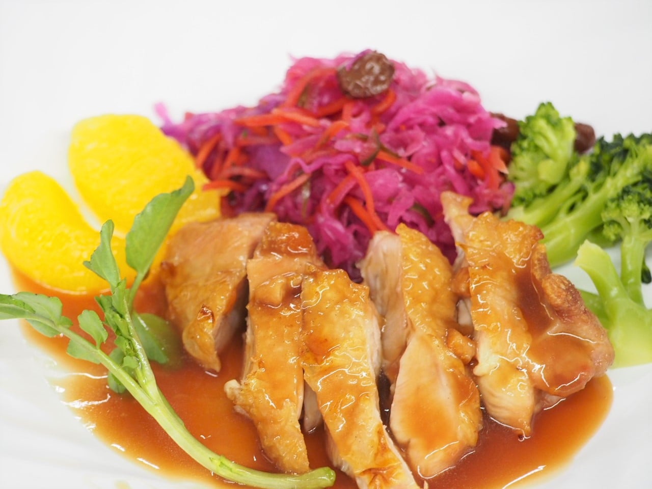 調理師おすすめ 鶏もも肉の柑橘ソース キングサーモンのムニエル 食事サービス 有料老人ホーム エデンの園 聖隷福祉事業団
