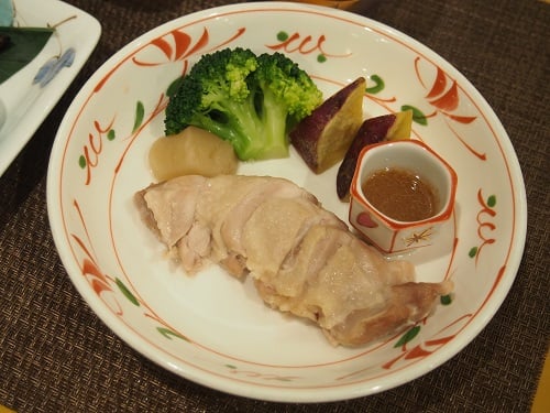 B食：彩り野菜と蒸し鶏