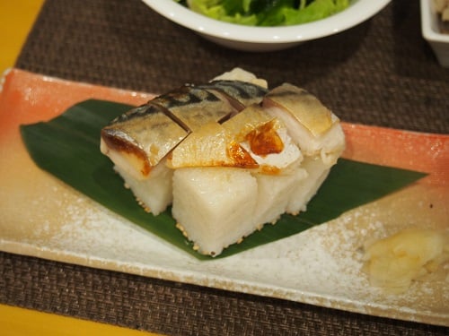 A食：焼き鯖の押し寿司