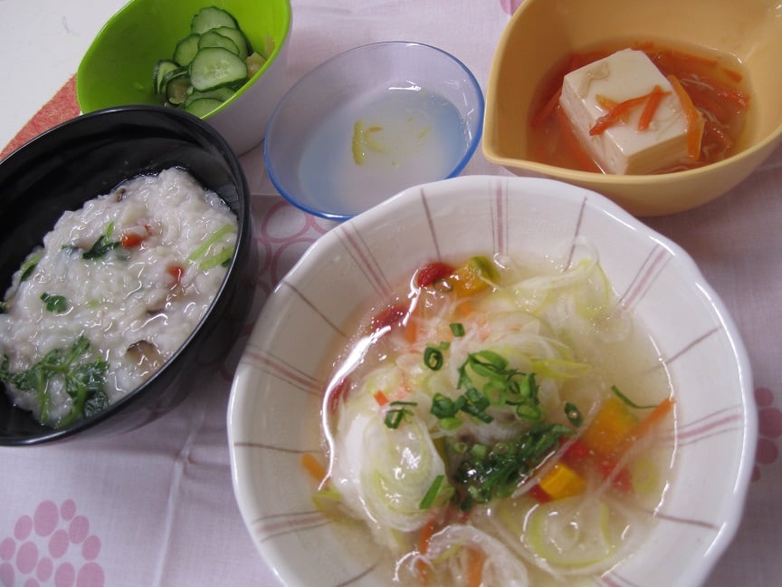 B食