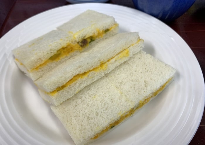 【昼食】かぼちゃとレーズンのサンドイッチ
