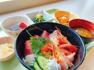 特別メニュー「海鮮ちらし寿司定食」