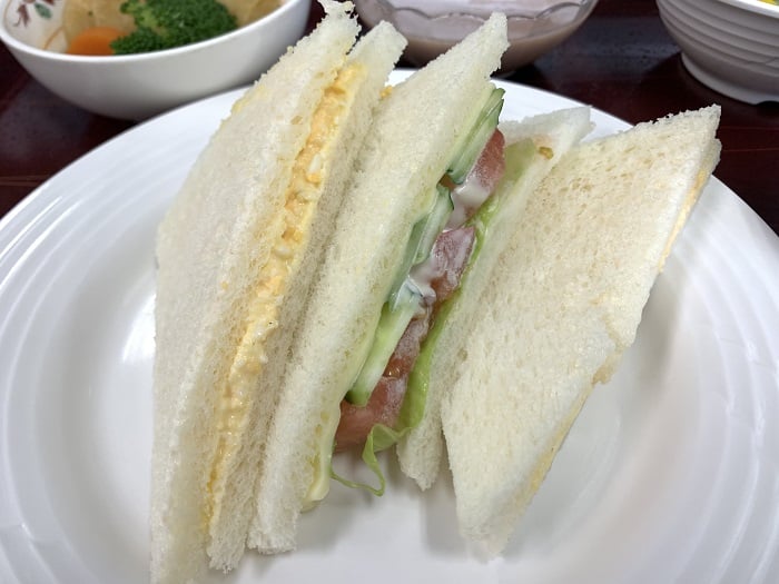 【昼食】サンドイッチ（玉子・野菜）