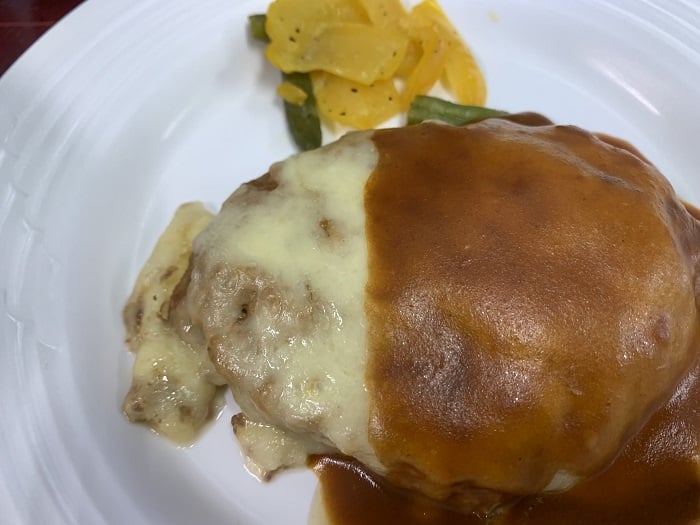 【昼食】チーズハンバーグ