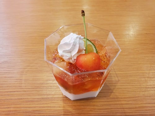 ■梅と白ワインのゼリー