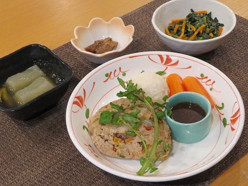 B食：ミートローフ