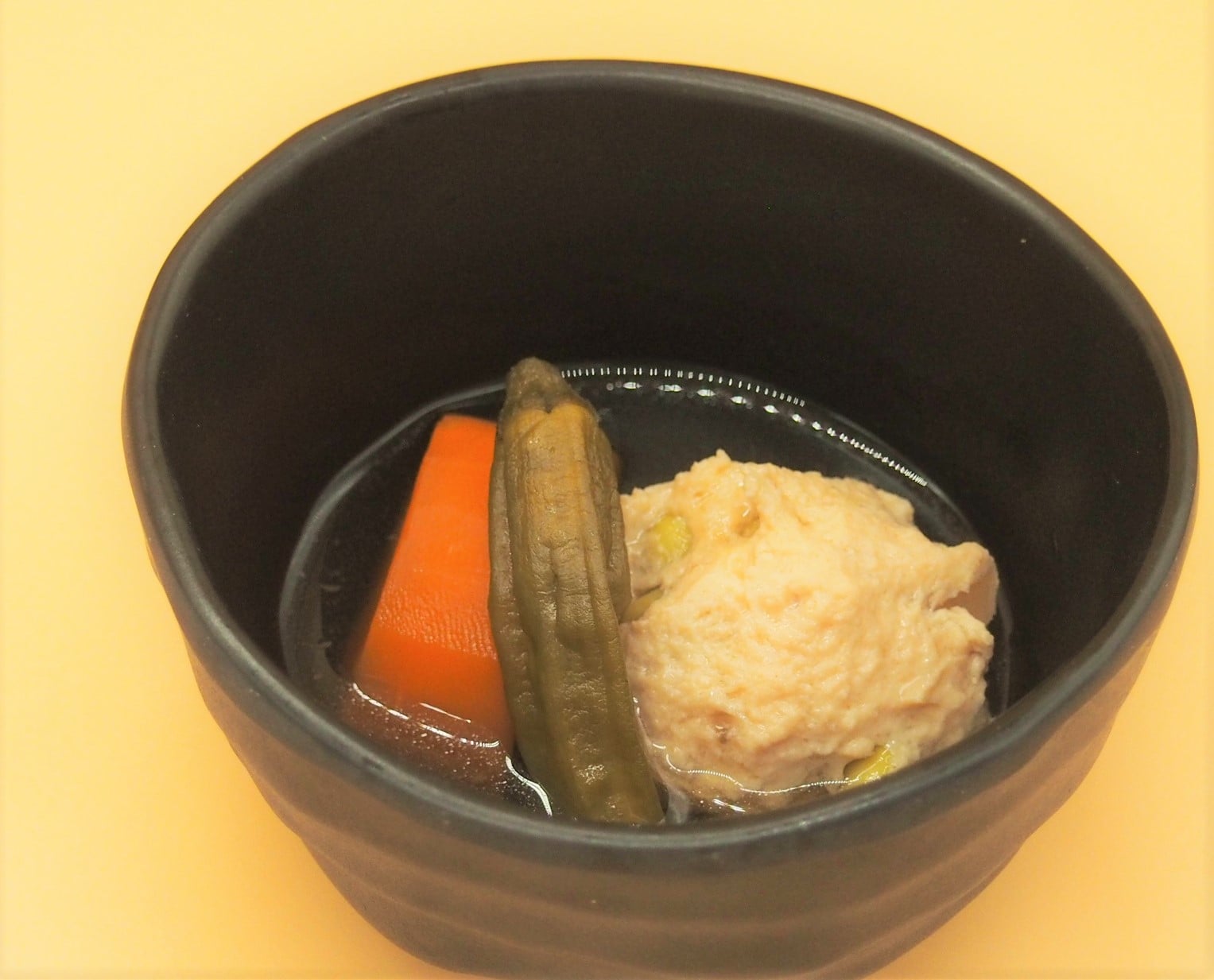 枝豆入り鶏つくねの煮物