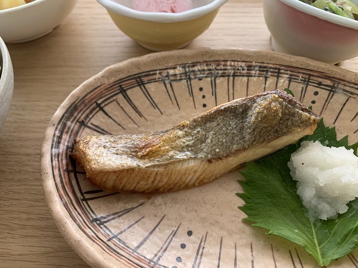 【昼食】季節の魚の塩焼き