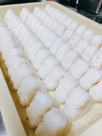 大きさも形も揃ったきれいなおむすび♪