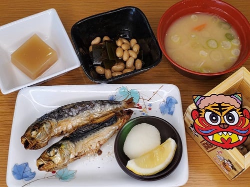 ◆いわしの丸干し・ごはん
