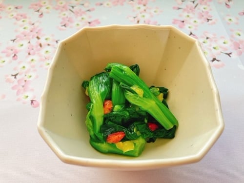 緑色が鮮やかな菜の花のお浸し♬