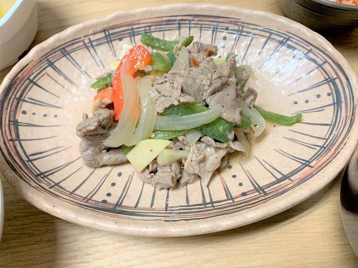 【夕食】牛肉と野菜の細切り炒め